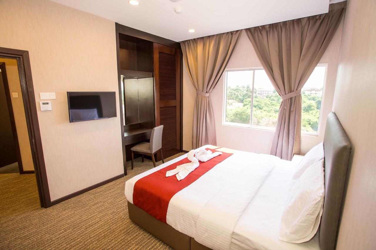 Icon Hotel Сегамат Екстериор снимка